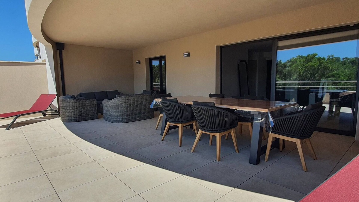 Porticcio Apartment | Appartement de Standing Neuf Avec Terrasse de 47m2 à 300m de la Plage D'agosta
