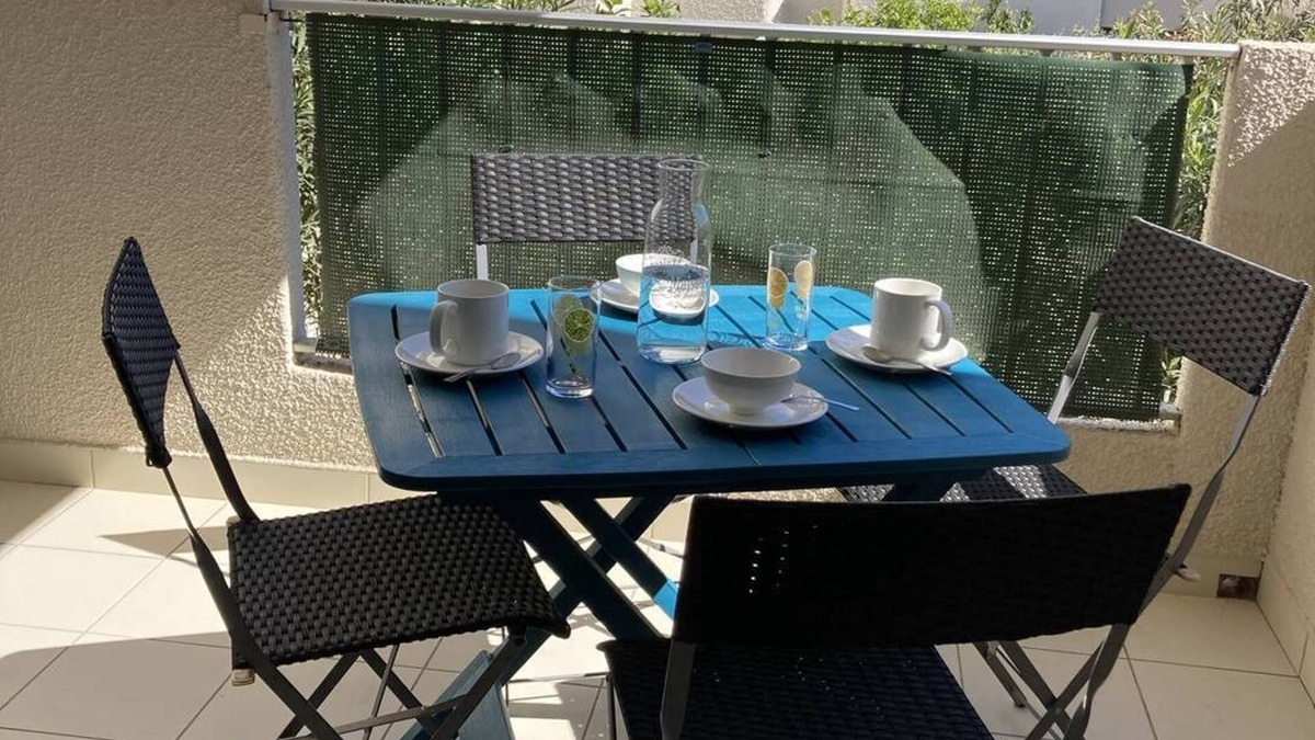 Les Arenes Apartment | Appartement T2 Lumineux et Moderne Avec Parking - 4voil245 -