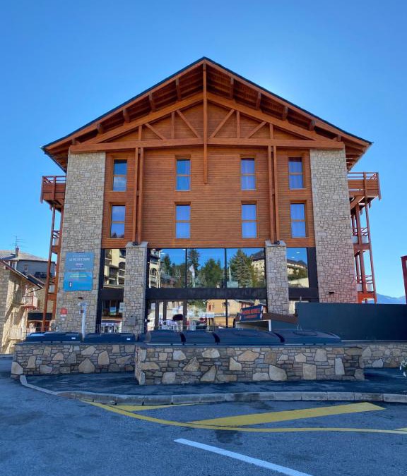 Font-Romeu-Odeillo-Via Apartment | Appartement en centre ville à 30m du télécabine