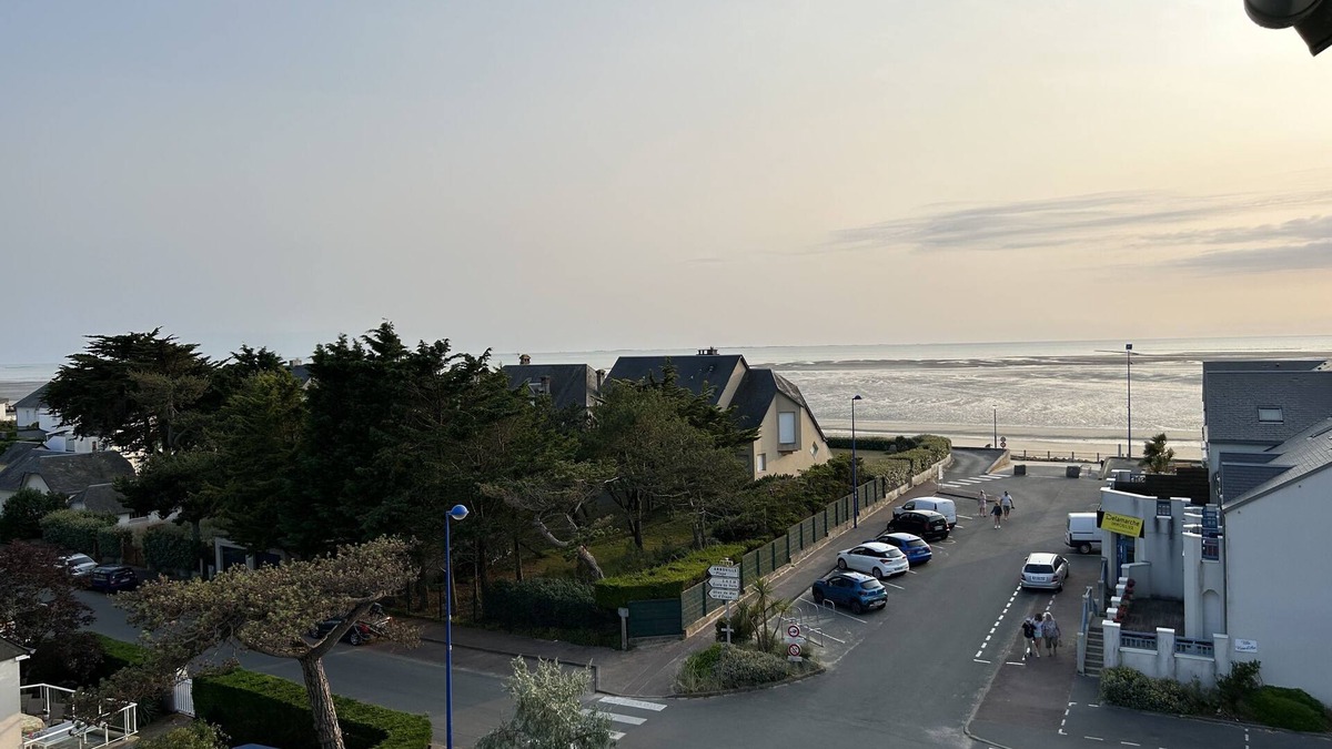 Hauteville-sur-Mer Apartment | Appartement vue sur mer