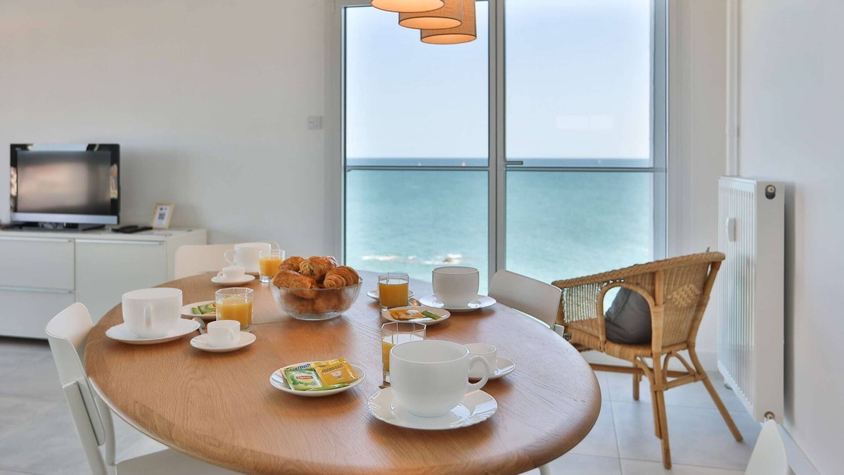 Les Sables d'Olonne Apartment | Appartement de caractère, superbe vue mer 280°
