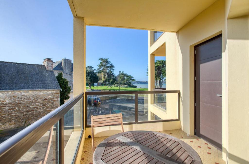 Saint-Jacut-de-la-Mer Apartment | Appartement charmant à Saint-Jacut-de-la-Mer avec balcon