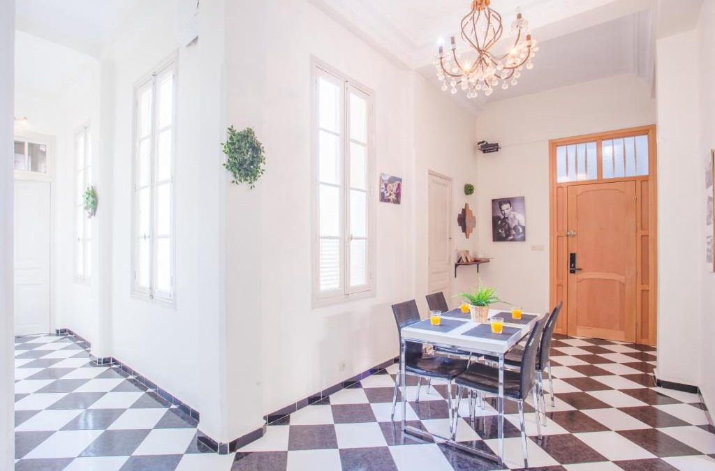LA GIRONDE Apartment | appartement haussmannien centre ville Casablanca