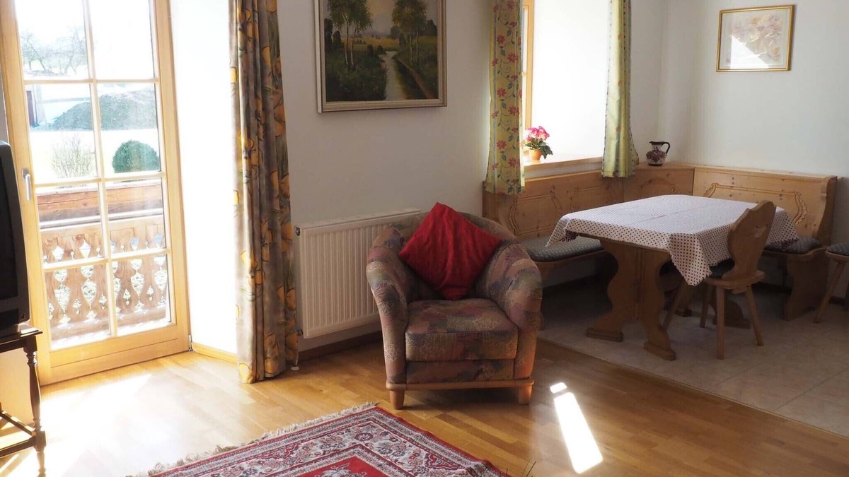 Riedering Apartment | Appartement Hochries, 51 qm Obergeschoss, 1 Separates Schlafzimmer