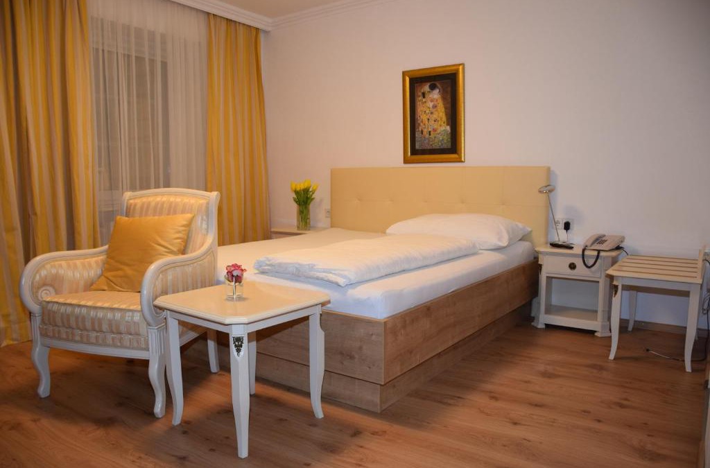 Enns Hotel | Appartement-Hotel GH Zum Goldenen Schiff