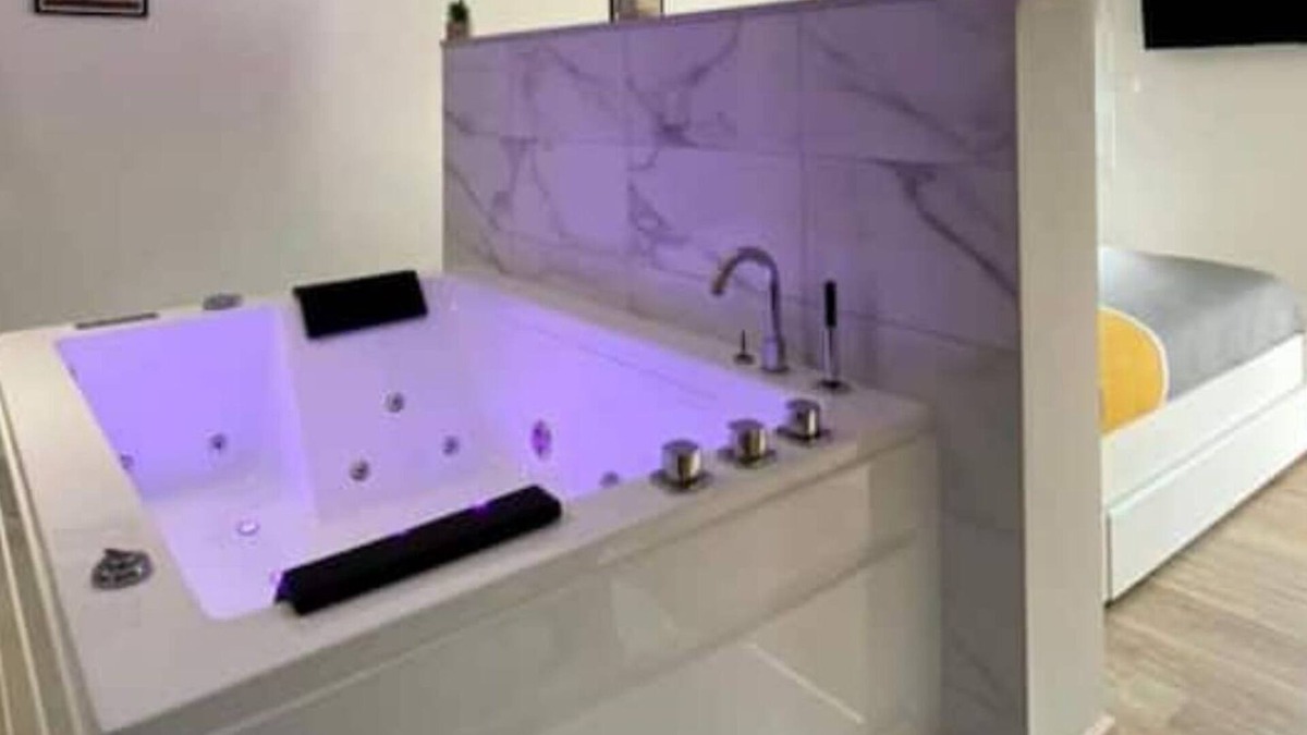 Bressuire Apartment | Appartement Jardin et Spa