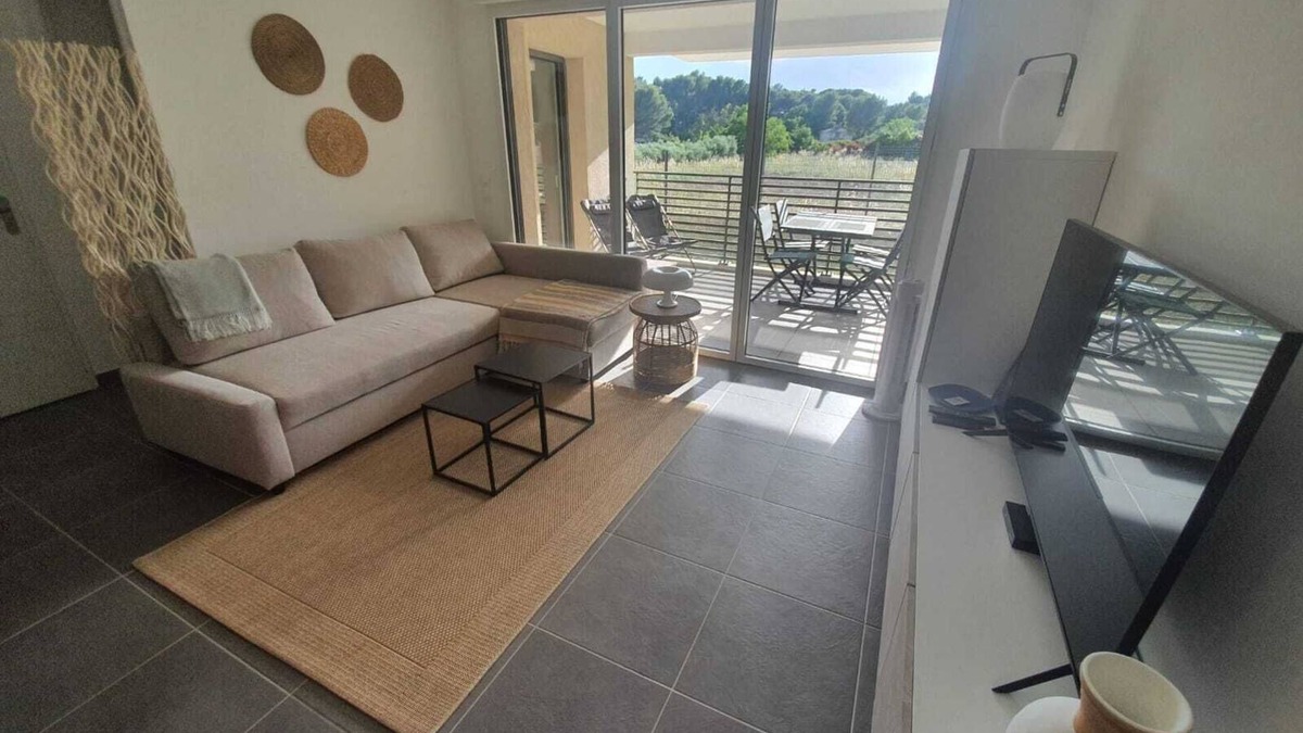 Ventabren Apartment | Appartement L'oustaou des Pins, Classé Meublé 4 Dans Résidence Sécurisée