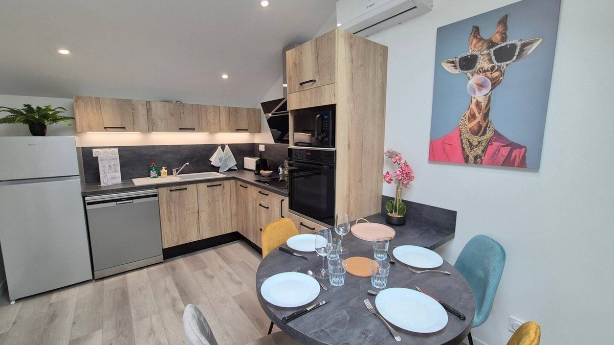 Cholet Apartment | Appartement "La Girafe" centre Cholet 4pers