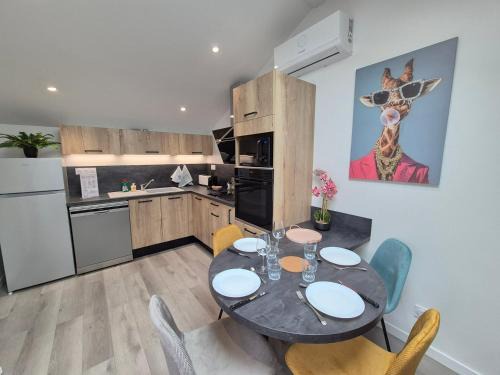 Cholet Apartment | Appartement "La Girafe" centre Cholet 4pers