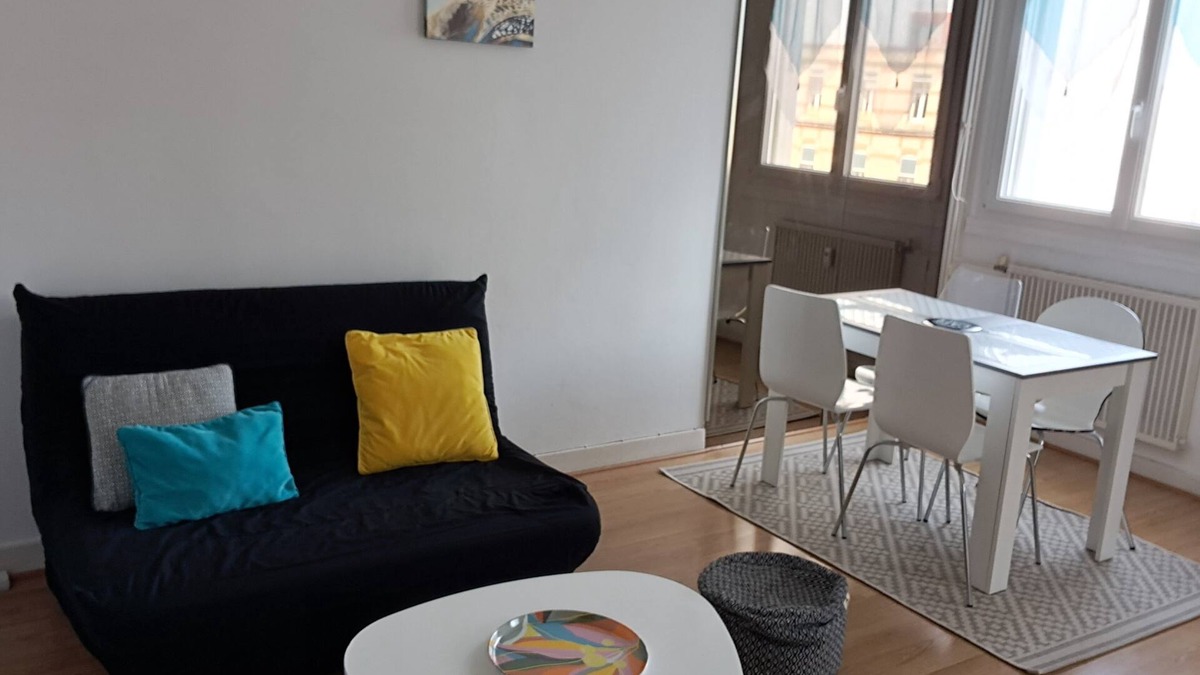 Troyes Apartment | Appartement Le Gambetta - Centre Ville Troyes # Wifi