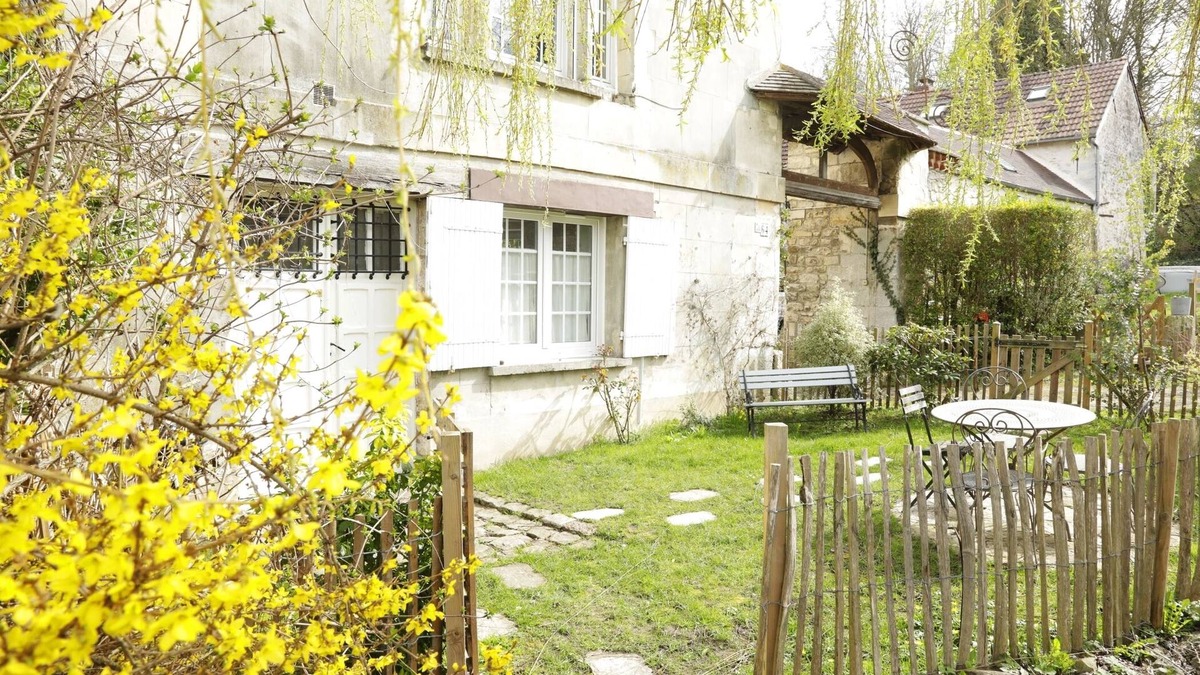 Senlis Apartment | Appartement Le Moulin with private garden