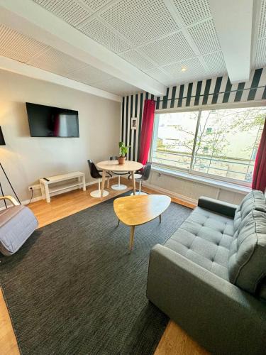 Quartier de la Goutte-d'Or Apartment | Appartement lumineux et rénové près de Montmartre "Amélie"