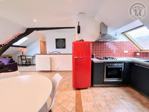 Rambouillet Apartment | Appartement mansardé rénové à Rambouillet, 2 chambres, tout inclus, proche château et gare. - FR-1-527-47