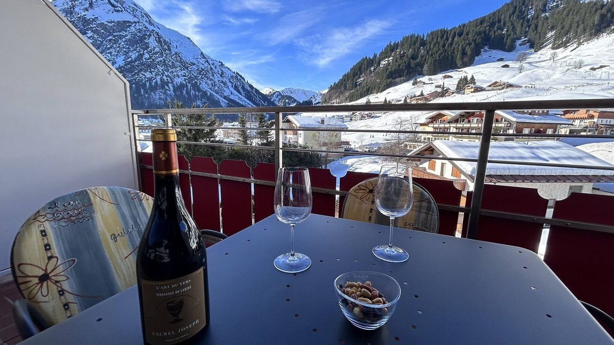 Mittelberg Apartment | Appartement Mittelberg in Aparthotel, Kleinwalsertal, Summer & Winter Sports