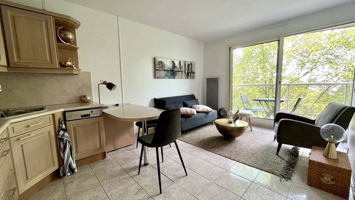Combat Apartment | Appartement Moderne, Calme et Confortable, Proche de Toutes Commodités, 2-3pers