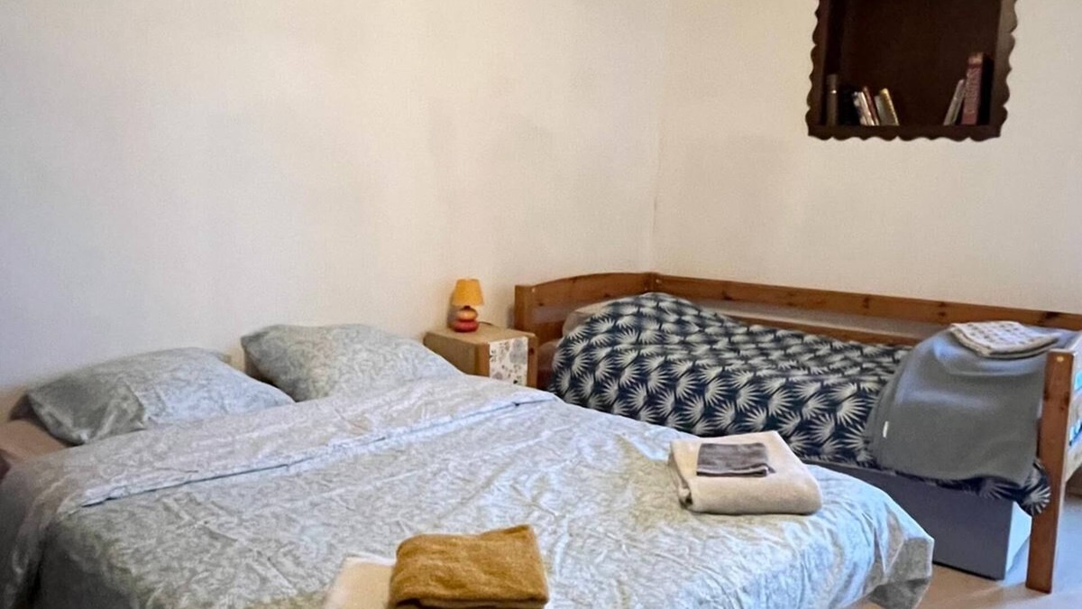 Tenay Apartment | Appartement Montagne entre Lyon et Genève : Access by train (Station)