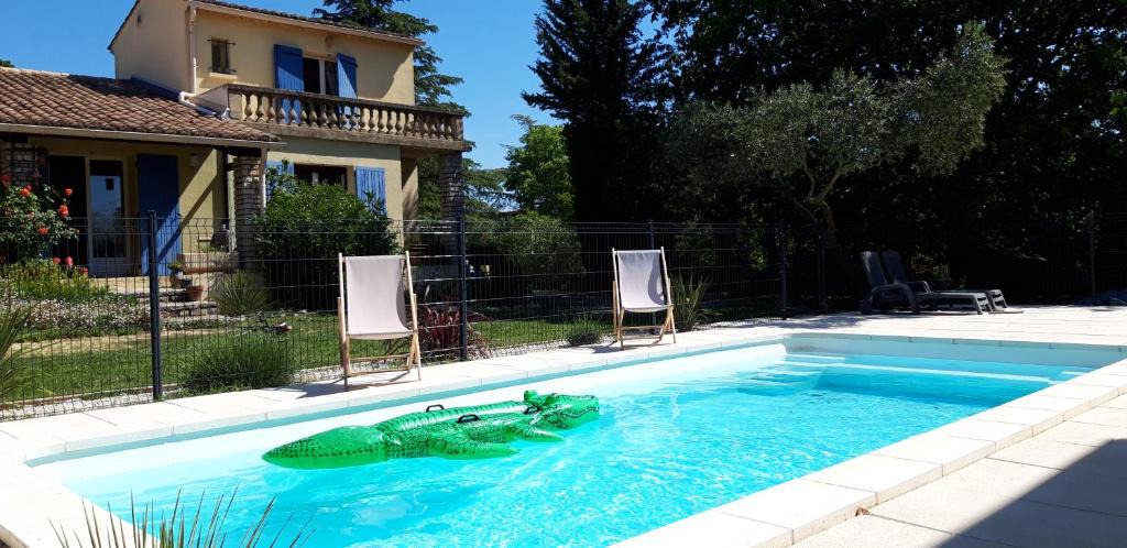 Blauzac Apartment | Appartement neuf clim terrasse & piscine