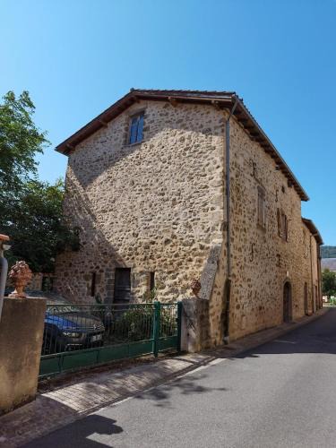 La Celle-sous-Gouzon Apartment | Appartement pour 7 personnes dans une maison du XVIIIème siècle à Livinhac-Le-Haut
