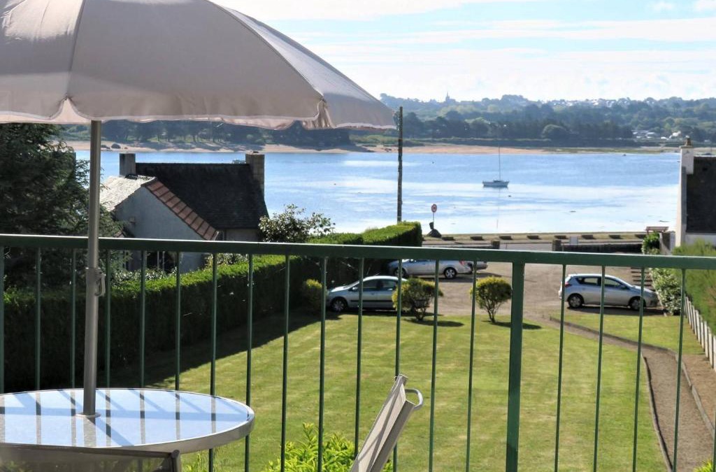 Tregastel Apartment | Appartement rénové avec terrasse à 200m des plages à Trégastel - FR-1-368-122