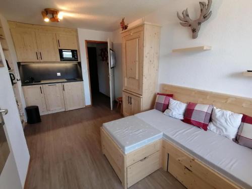 Montalbert Apartment | Appartement rénové en pleine montagne avec accès direct aux pistes - FR-1-181-2829