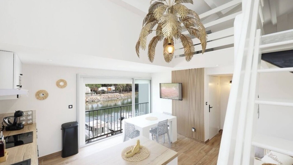 Saint-Cyprien Plage Apartment | Appartement Refait à Neuf, a Étrenner, les Pieds Dans L'eau