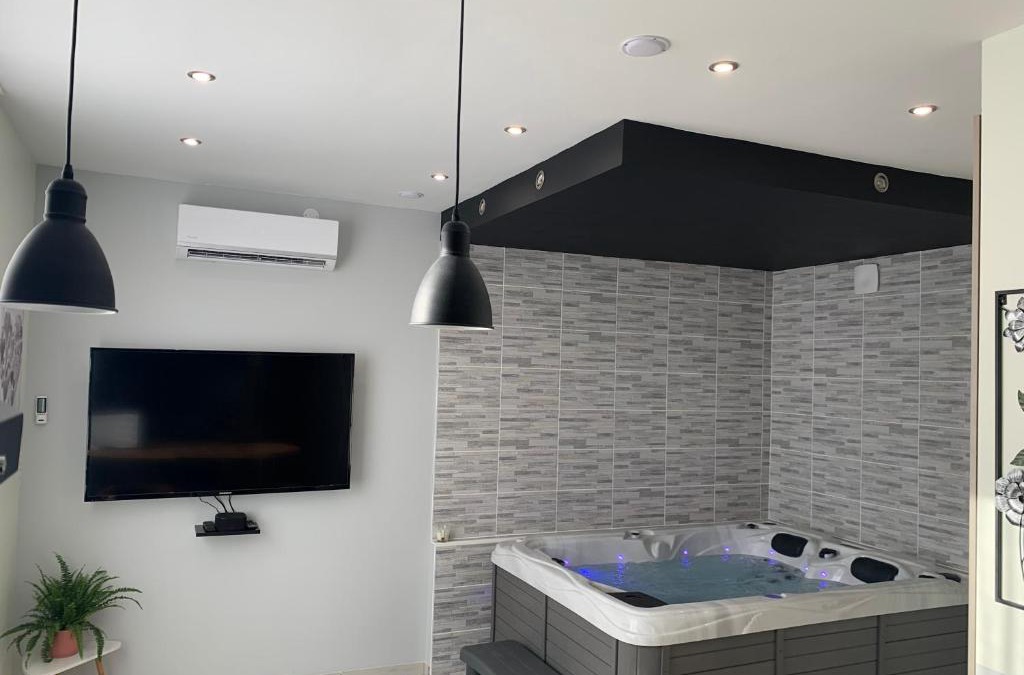 Aulnoy-lez-Valenciennes Apartment | Appartement spa gingko, N1 Valenciennes, Wifi, Netflix
