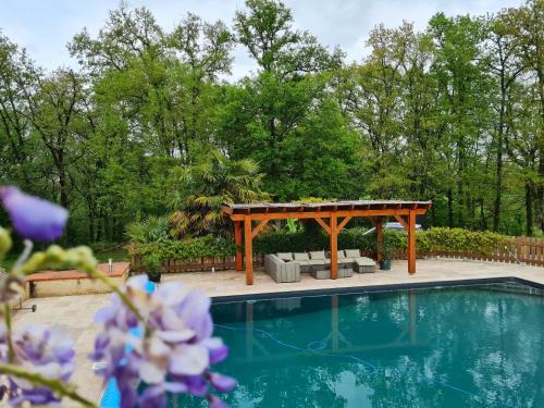 Maurens Apartment | Appartement spacieux avec piscine partagée à Maurens - 120 m²