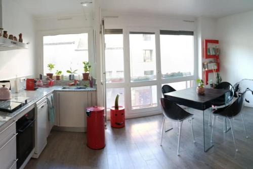 Charonne Apartment | Appartement Street-art