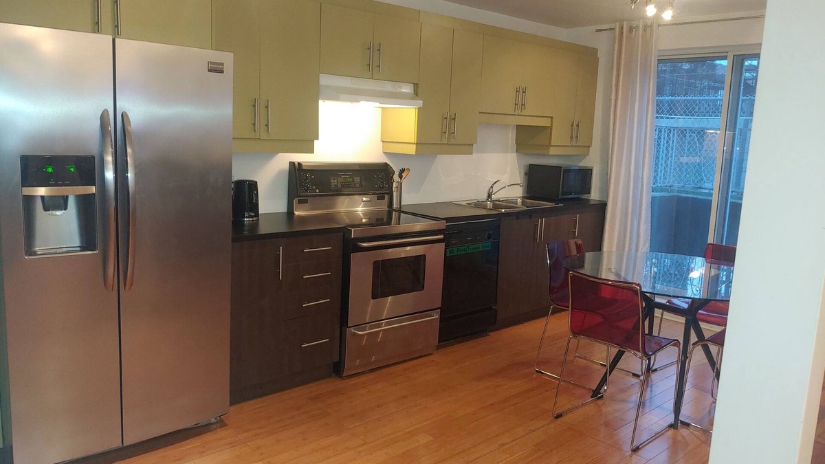 Saint-Leonard Apartment | Appartement style moderne à Montreal