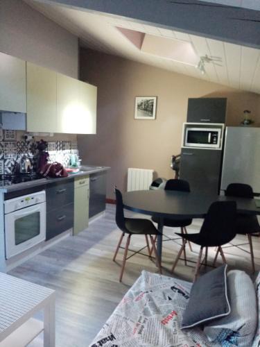 Vieille-Brioude Apartment | Appartement terrasse +parking