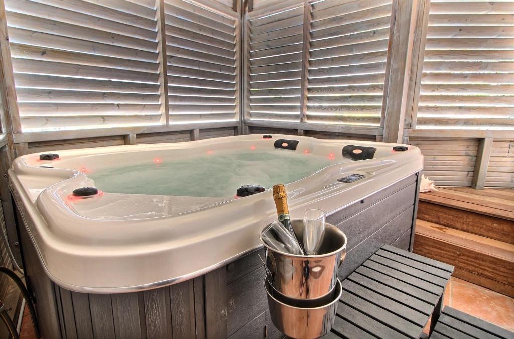 Morel Apartment | Appartement THOMANA , jacuzzi privé, plage à 200 m