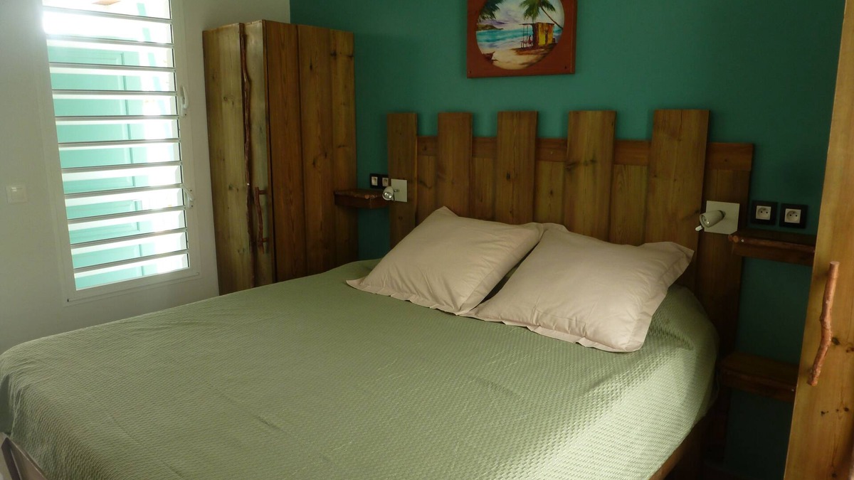 Rifflet Apartment | Appartement Tortue Caret-Apartment-Ensuite with Bath