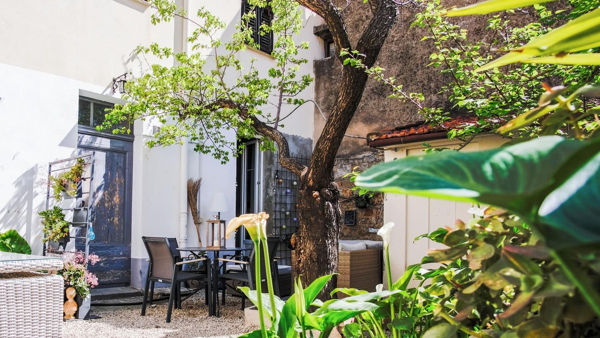 Riou - Petit Juas - Av de Grasse Apartment | Appartement Très Cosy Avec Jardinet