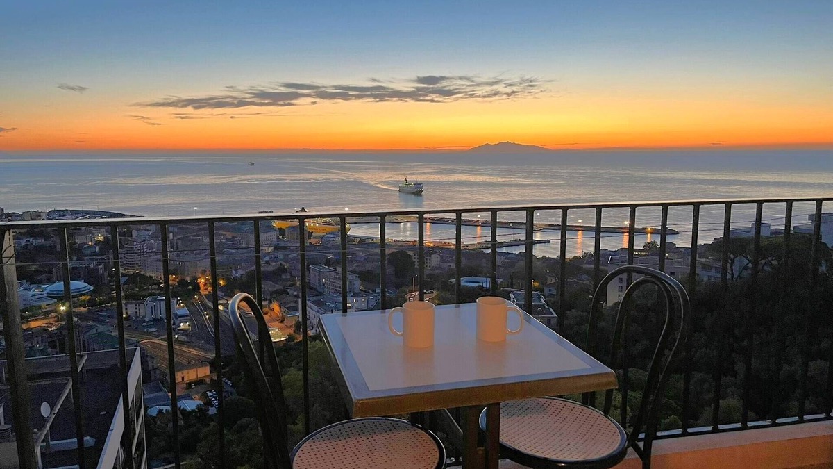 Bastia Apartment | Appartement Vintage Bastia - Magnificent view!