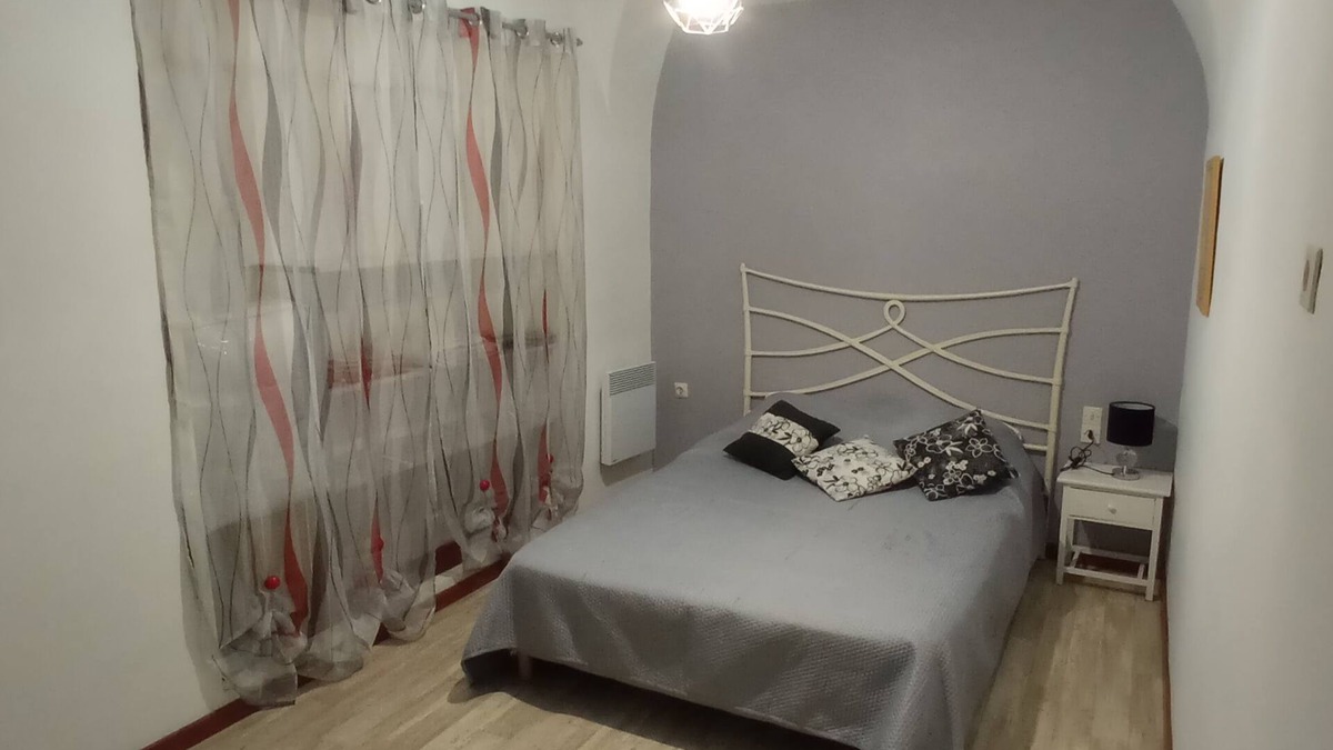 Montpeyroux Apartment | Appartement Voûté de Plain Pied au Centre du Village