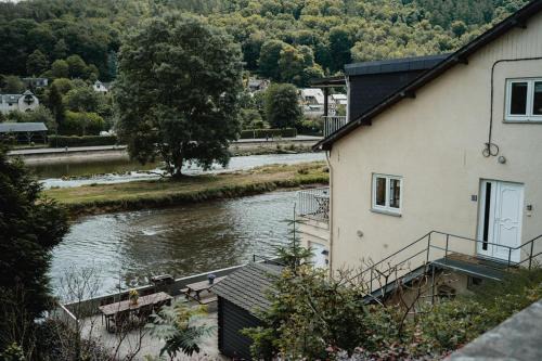 Bohan Apartment | Appartementen met zicht op de rivier de Semois en eigen balkon