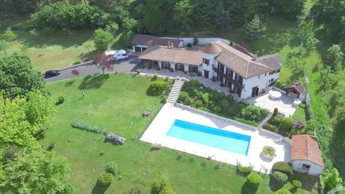 Razac-sur-l'Isle Apartment | Appartements de Vacances Vallée Verte. F2