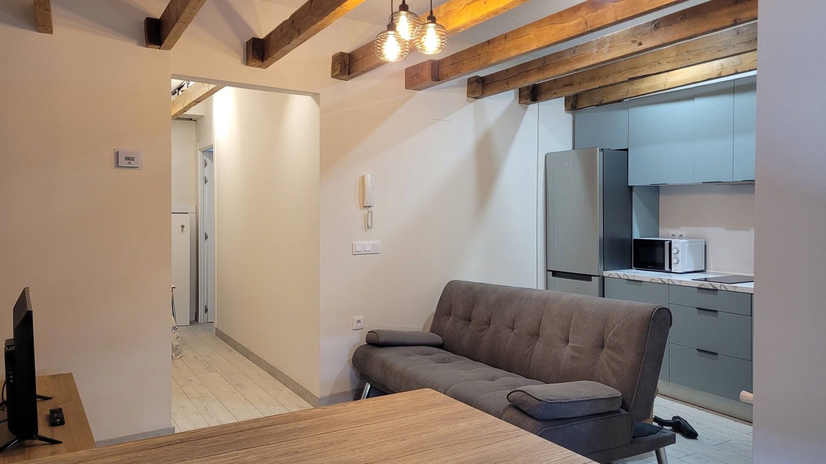 Leon Apartment | Appartment for 2 people with garage and WI-FI. Close to the center of León.