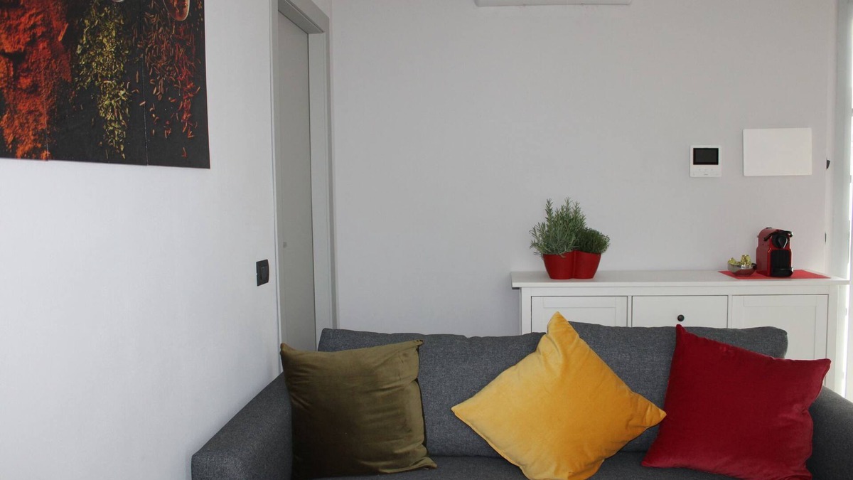 Somma Lombardo Apartment | appartment near Malpensa Airport, double bed and double sofa, bathroom, kitchen