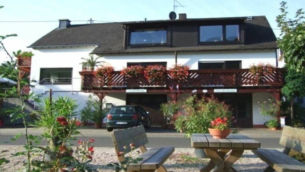 Losnich House | Appealing apartment in Lösnich
