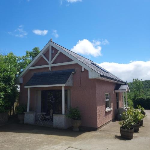Killotteran Ski Chalet | Apple Blossom Cottage