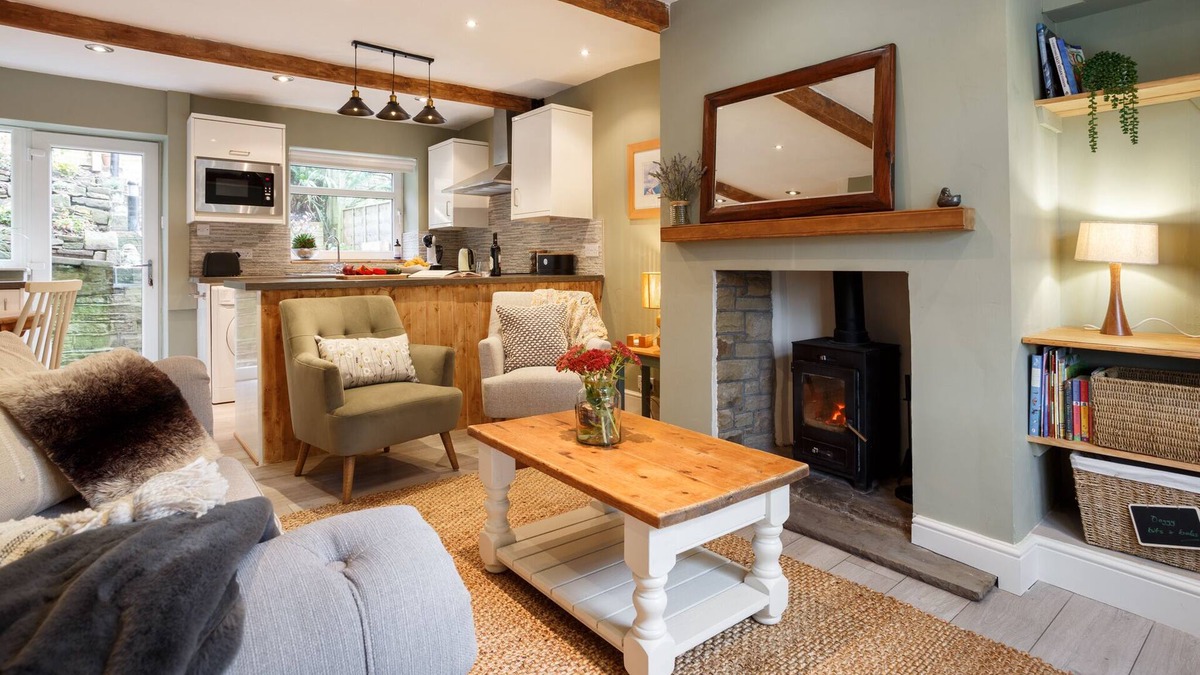 Ogden House | Apple Cottage: 19th Century Charm in Calder Valley