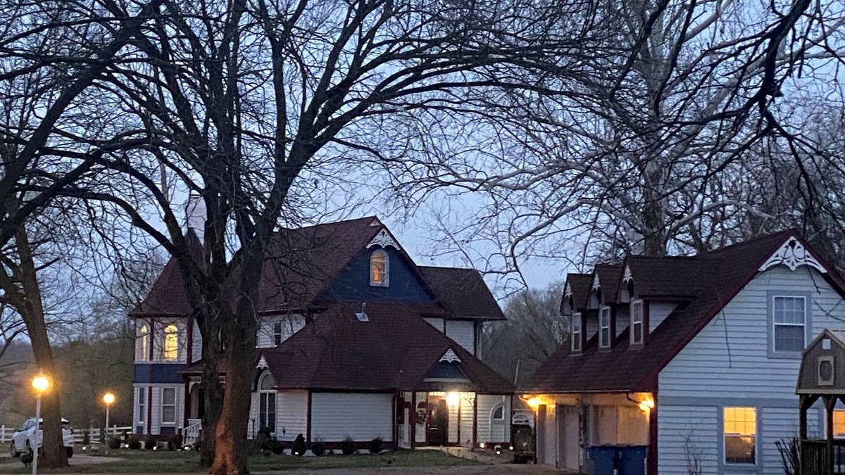 Gentry Bed & Breakfast | Apple Crest Inn