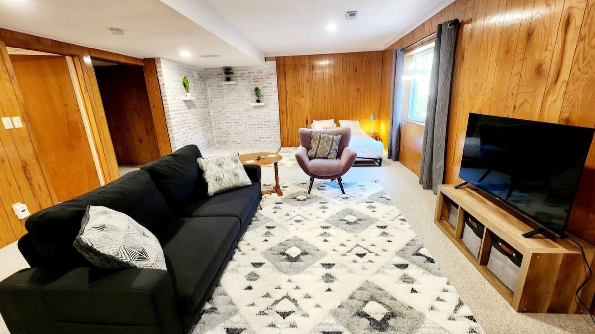 Amery Apartment | Apple River Suite-Full and private Apartment