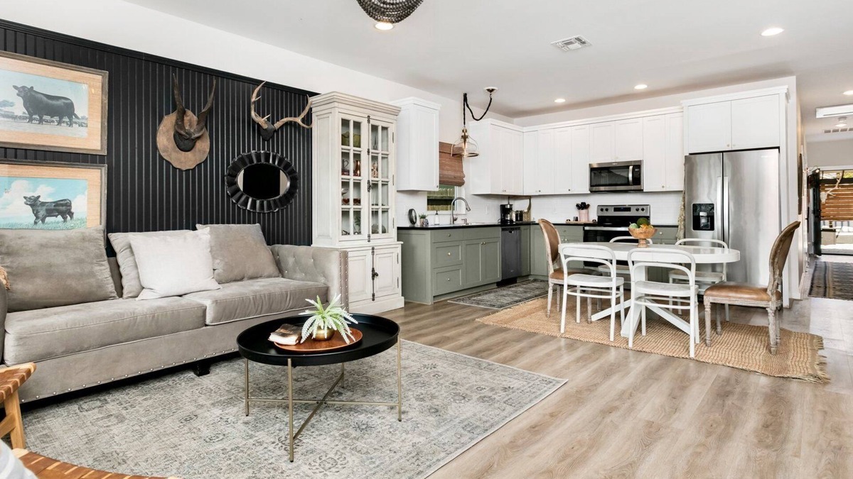 Fredericksburg House | Apple St. Getaway | 3/2, Full Kitchen, Outdoor Entertainment Area