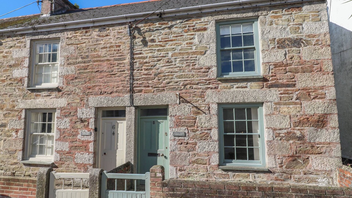 Gweek Cottage | APPLE TREE COTTAGE, pet friendly, character holiday cottage in Gweek