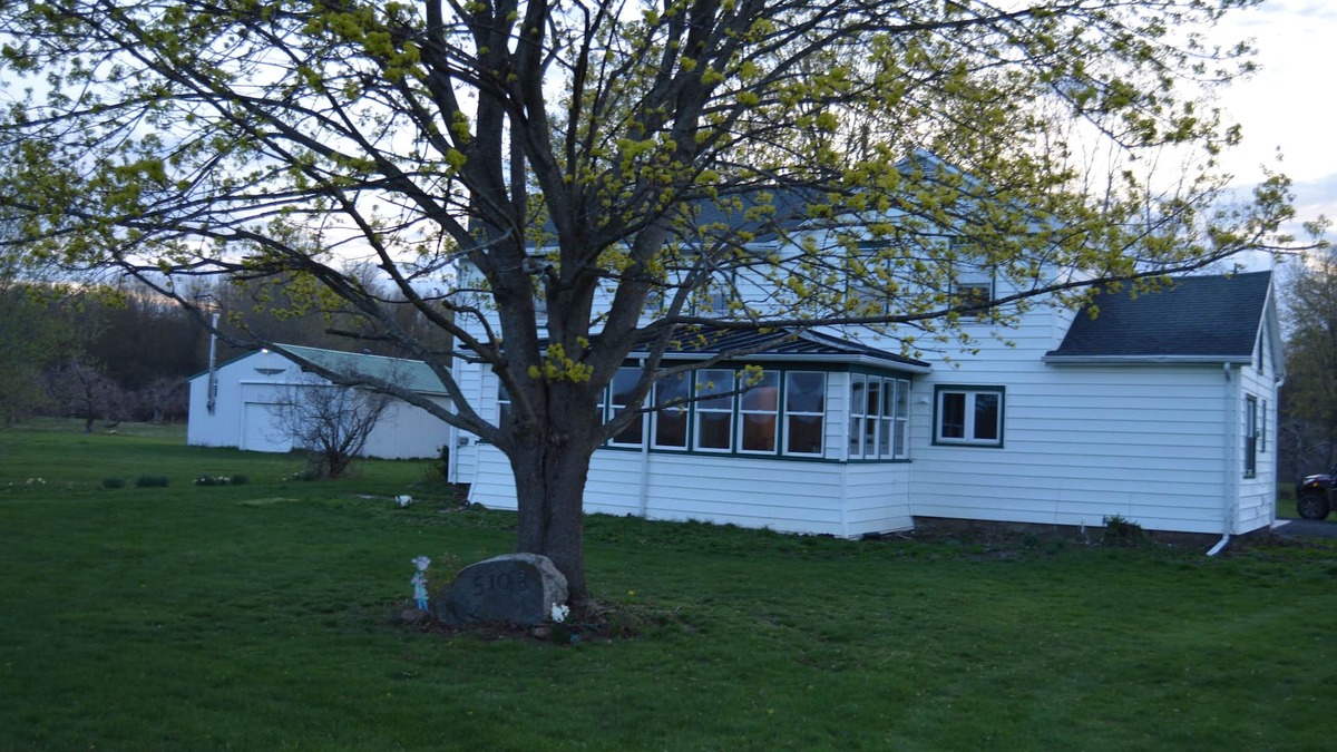 Sodus House | Apple View- Quiet, handicap accessible country home with a hot tub!