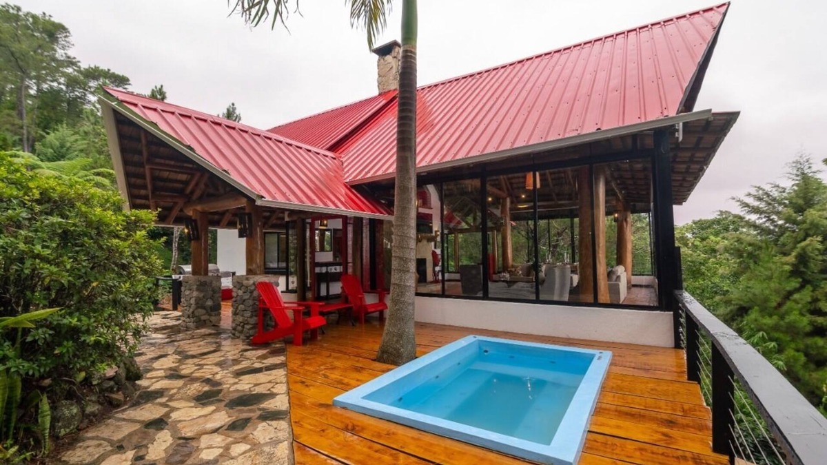Jarabacoa Ski Chalet | Apple Village in Quintas del Bosque Jarabacoa , Stunning mountain view!