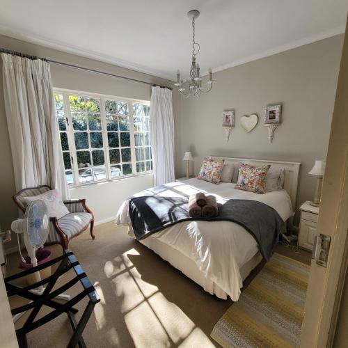 Grahamstown House | AppleBee Guest Cottages