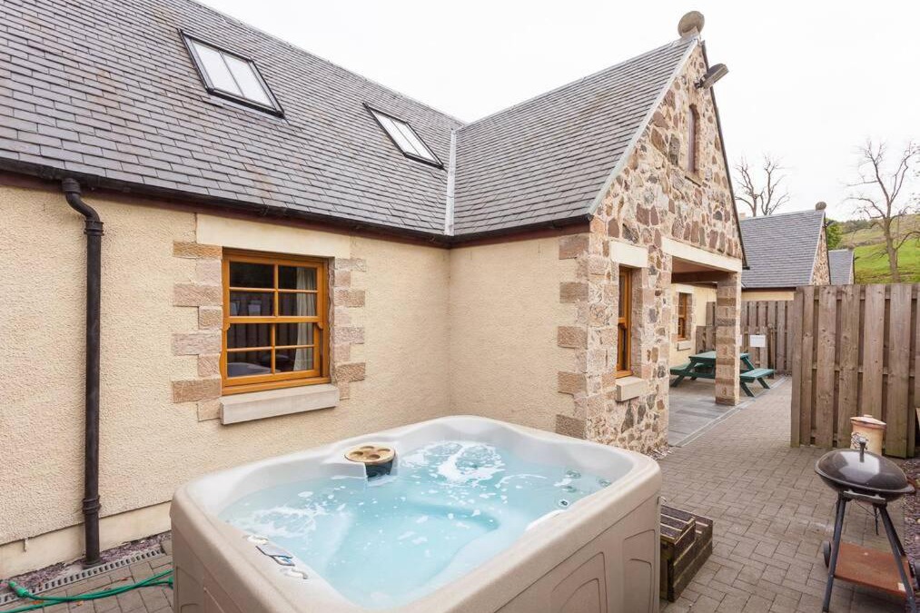 Linlithgow Apartment | Appletree Cottage at Williamscraig Holiday Cottages